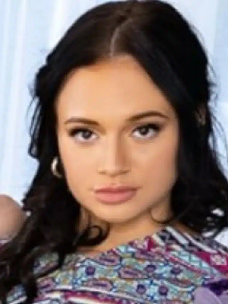 Lexi Sample Biography: Wiki, Age, Career, Height, Weight, Boyfriend, Net Worth & More